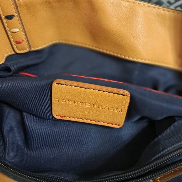 Tommy Hilfiger Large Tote Navy Tote Monogram MSRP $160 - Picture 2 of 3